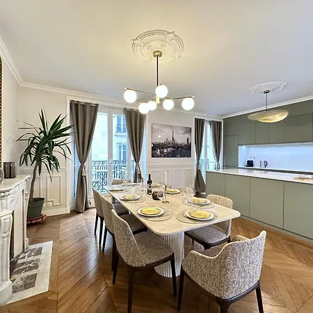 Luxurious In Le Marais Apartment Paris